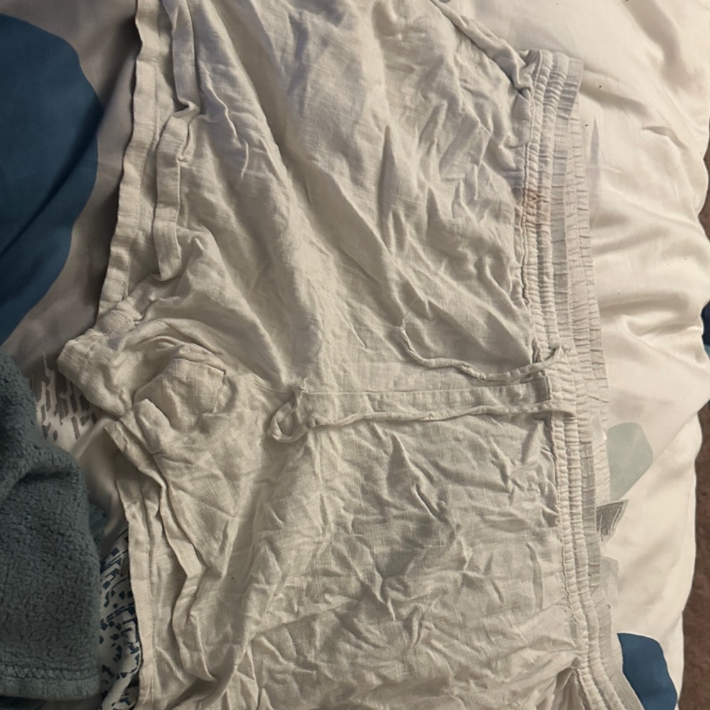 H&M Divided White Casual Shorts